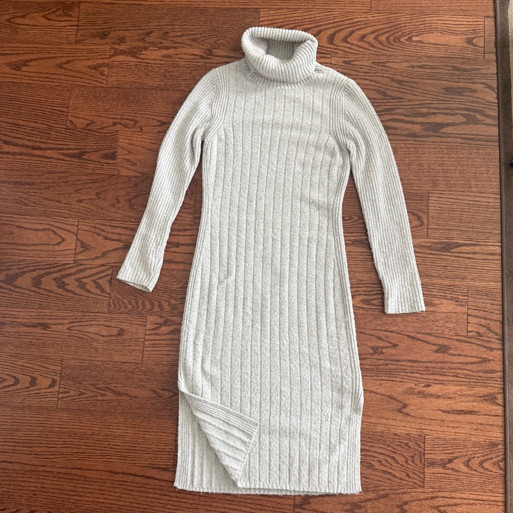 Ribbed Turtleneck Midi Dress / Winter Cozy